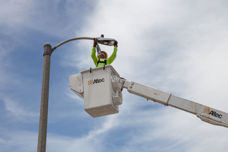 IN THE NEWS: VENTURA COUNTY PUBLIC WORKS AGENCY AND SOUTHERN CALIFORNIA EDISON ENHANCES SAFETY BY UPGRADING STREETLIGHTS